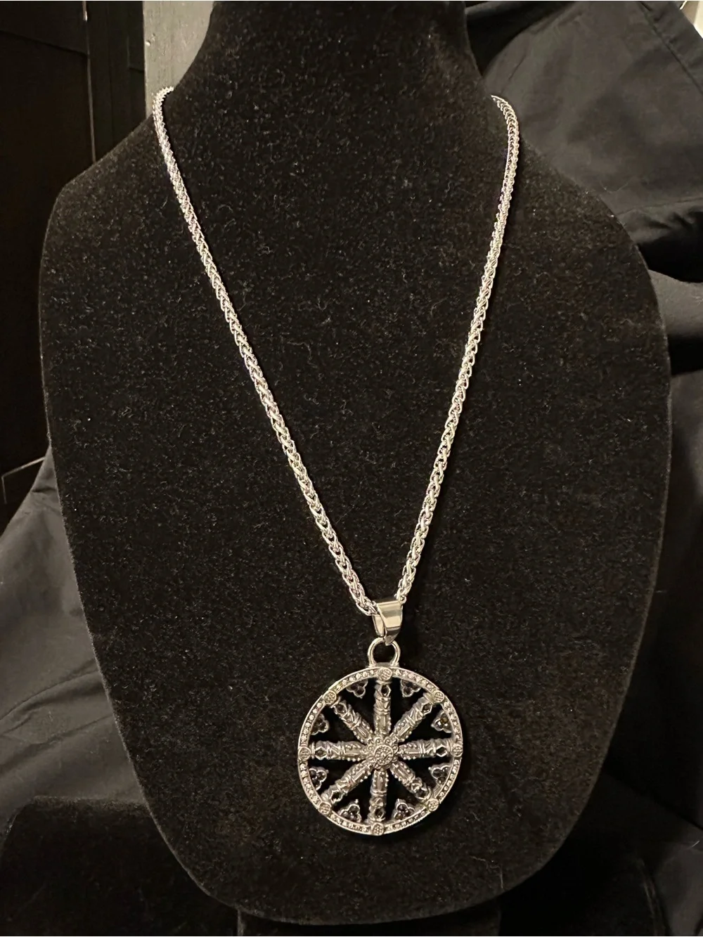 Men's Stainless Steel Dharma Wheel Pendant Necklace - Detailed Filigree Design